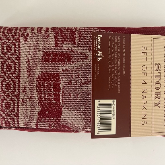 Christmas story set of 4 napkins - Picture 2 of 4